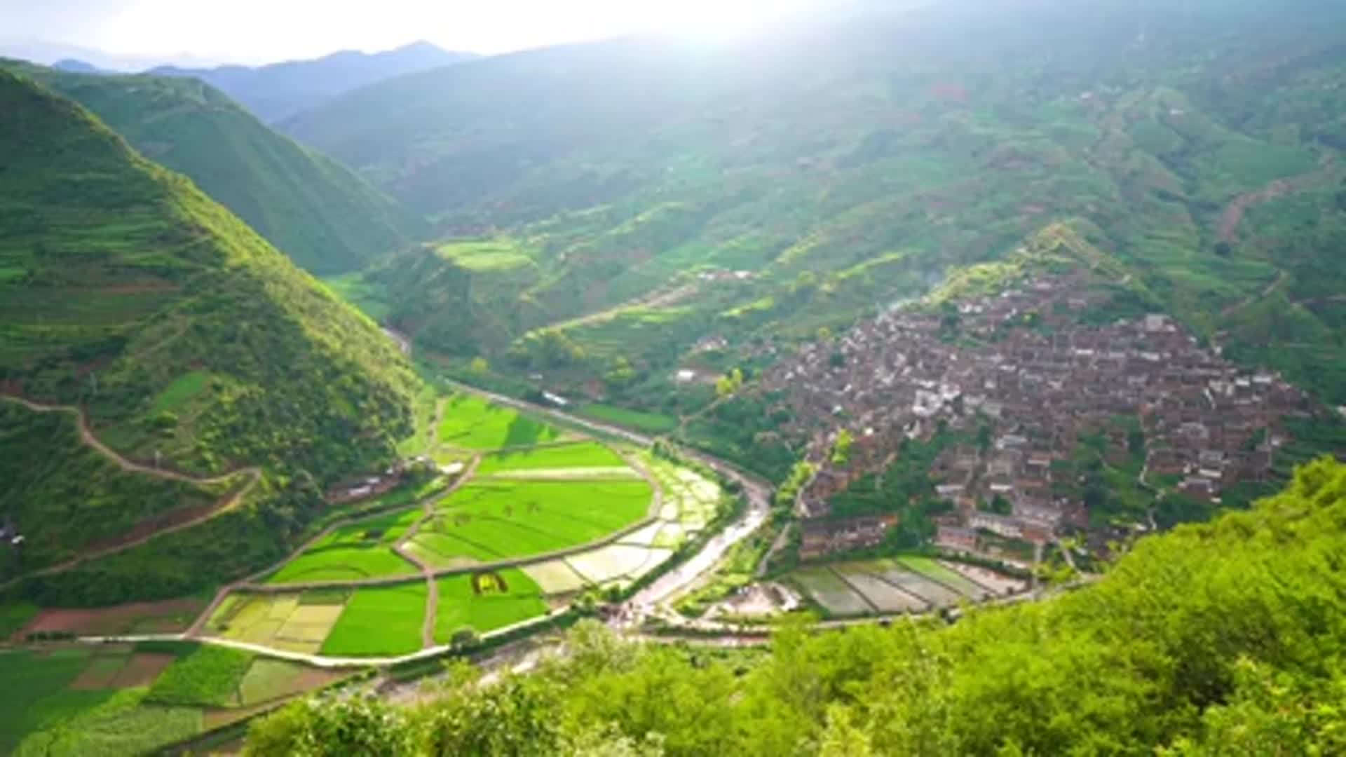 楚雄永仁宜就镇外普拉村山水田园的幸福画卷