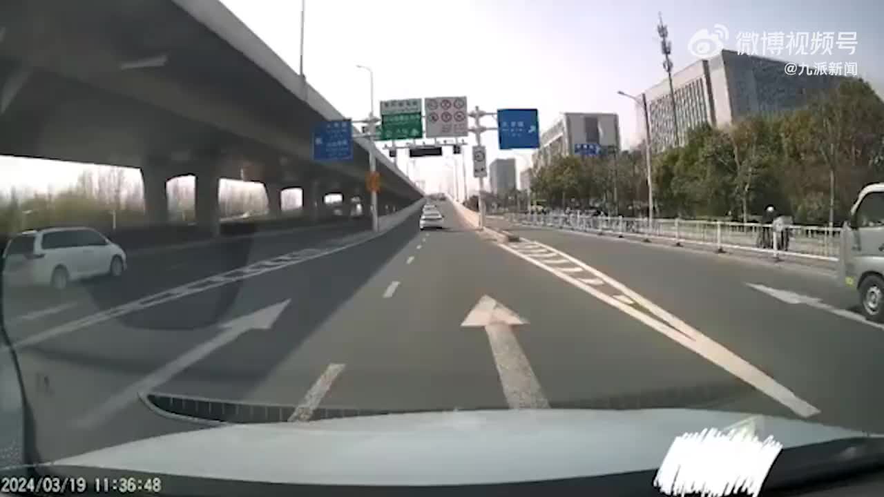 交警回应小车在高架桥匝道扔鞭炮:已找到车主_澎湃号·政务_澎湃新闻