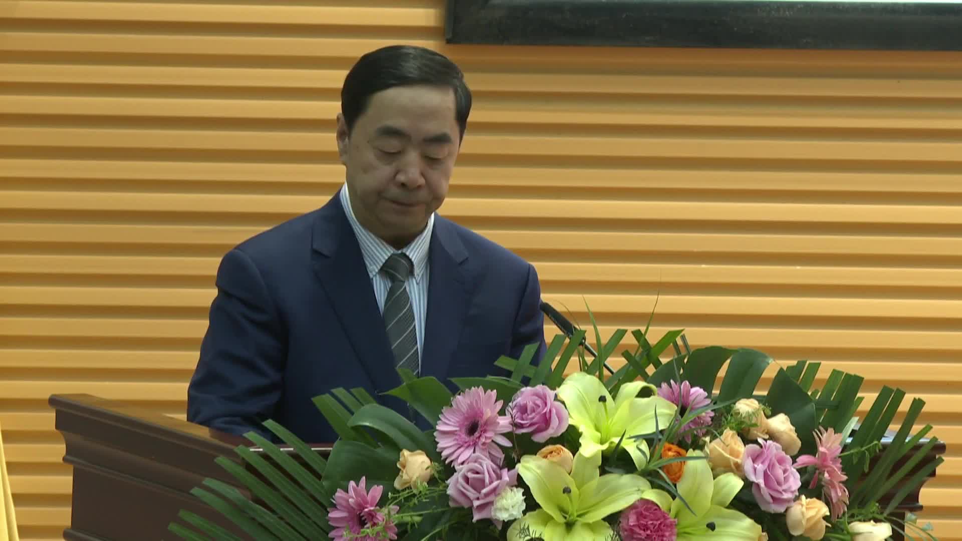 兰州大学黄建平院士:只有荒凉的沙漠,没有荒凉的人生.