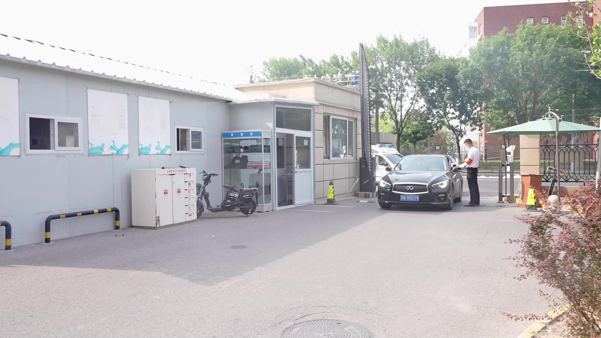 快来看看经开区的无疫社区亦城茗苑的卡口管理是怎么做的吧